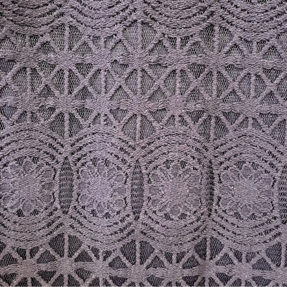 Lulu's Navy Lace Shift Dress Size Medium Back Exposed Zipper - Picture 2 of 8